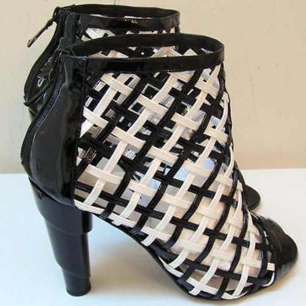 SOLD 💕 Authentic Chanel Black & White Booties - Picture 1 of 7